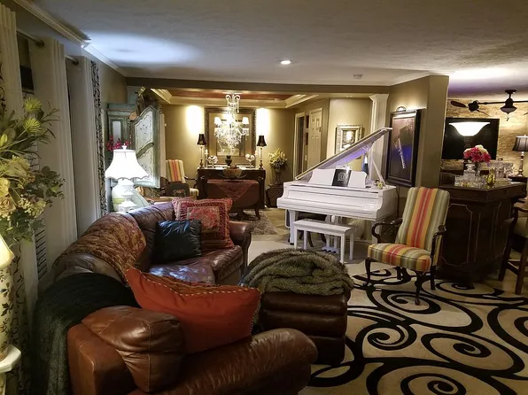 36 Painted Pony Dr, O Fallon, MO 63366