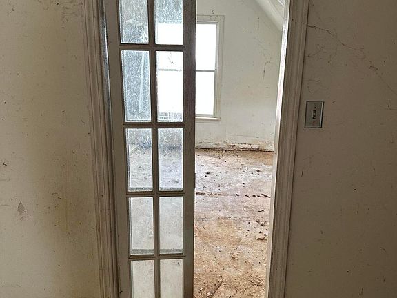 2nd image of 33 Prospect Street