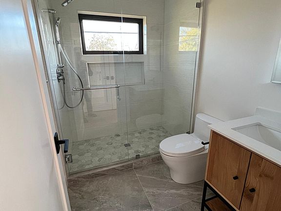 2nd image of 978A Lawrence Ln