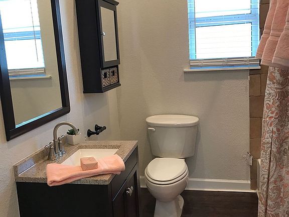 5th image of 703 1/2 W Bay St APT 4