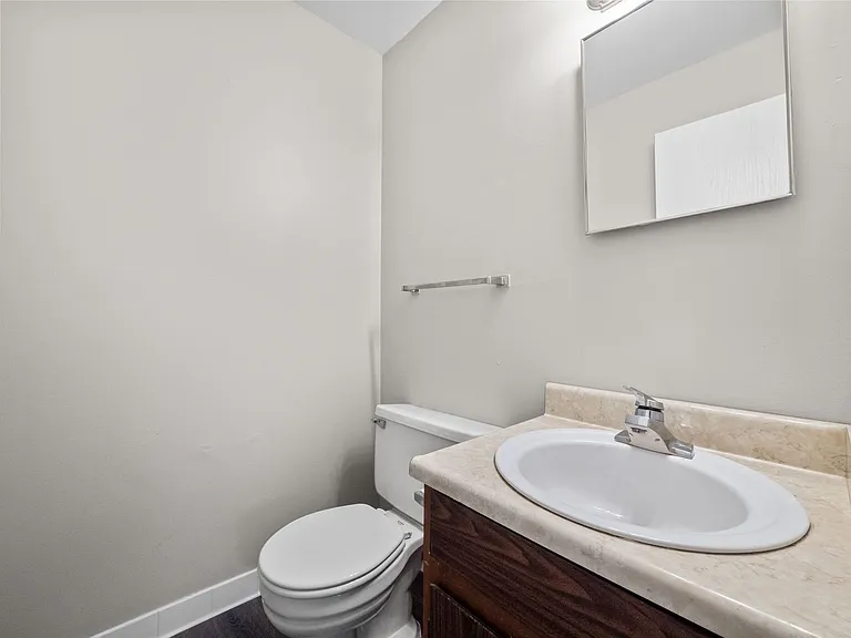 Chalet Villa Lakefront Community — Photo 32