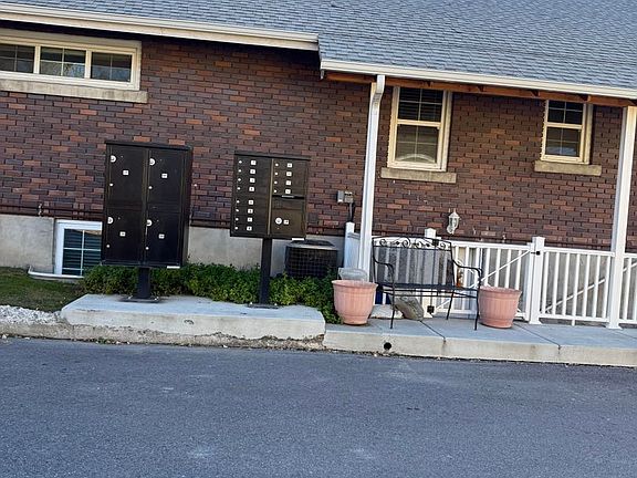 5th image of 229 N Main St #8