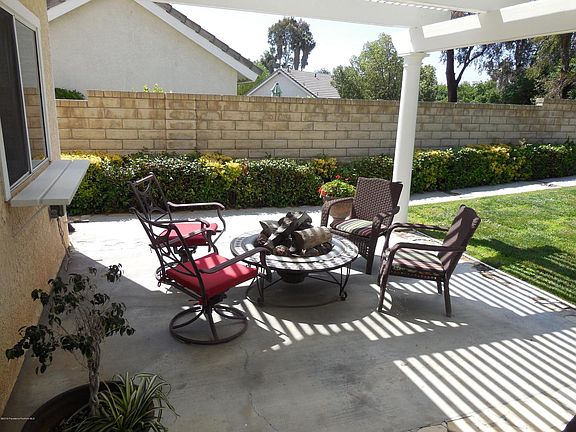 4th image of 27335 Parklane Way