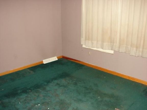 5th image of 33911 Gloria Ave