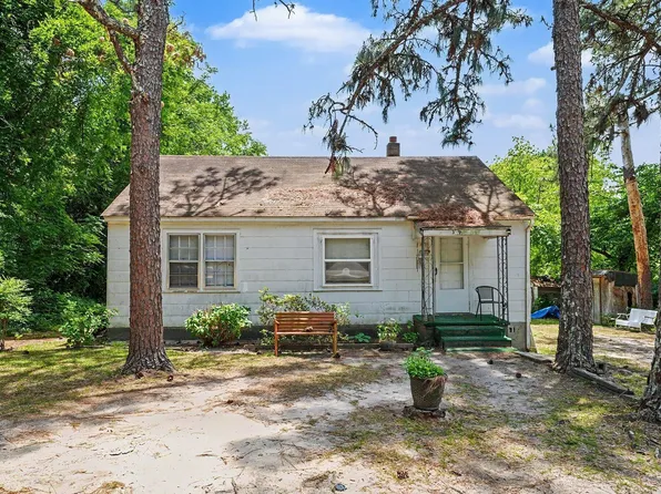 399 Army Rd, Raeford, NC 28376
