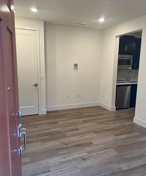 6843 Ishan St — Photo 1