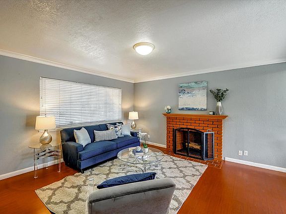 5th image of 716 Dakota Dr