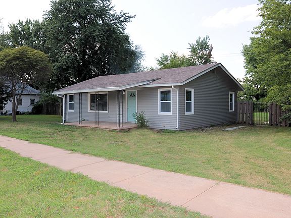 Huge back and side yards