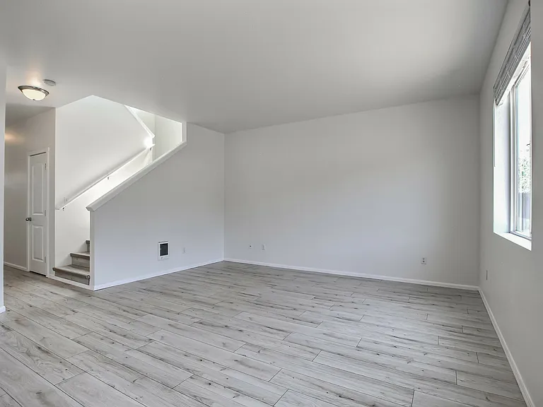 586 Beaver Blvd #A — Photo 6