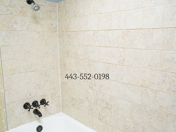 4th image of 409 N Robinson St