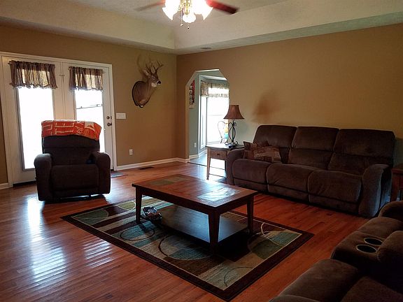 3rd image of 678 Big Oak Dr
