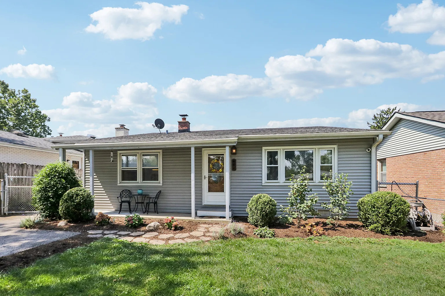 444 N Maple Ave photo 1