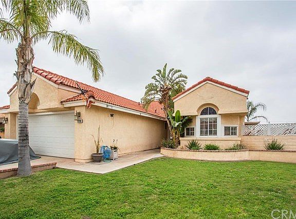 4th image of 17181 Melon Ave