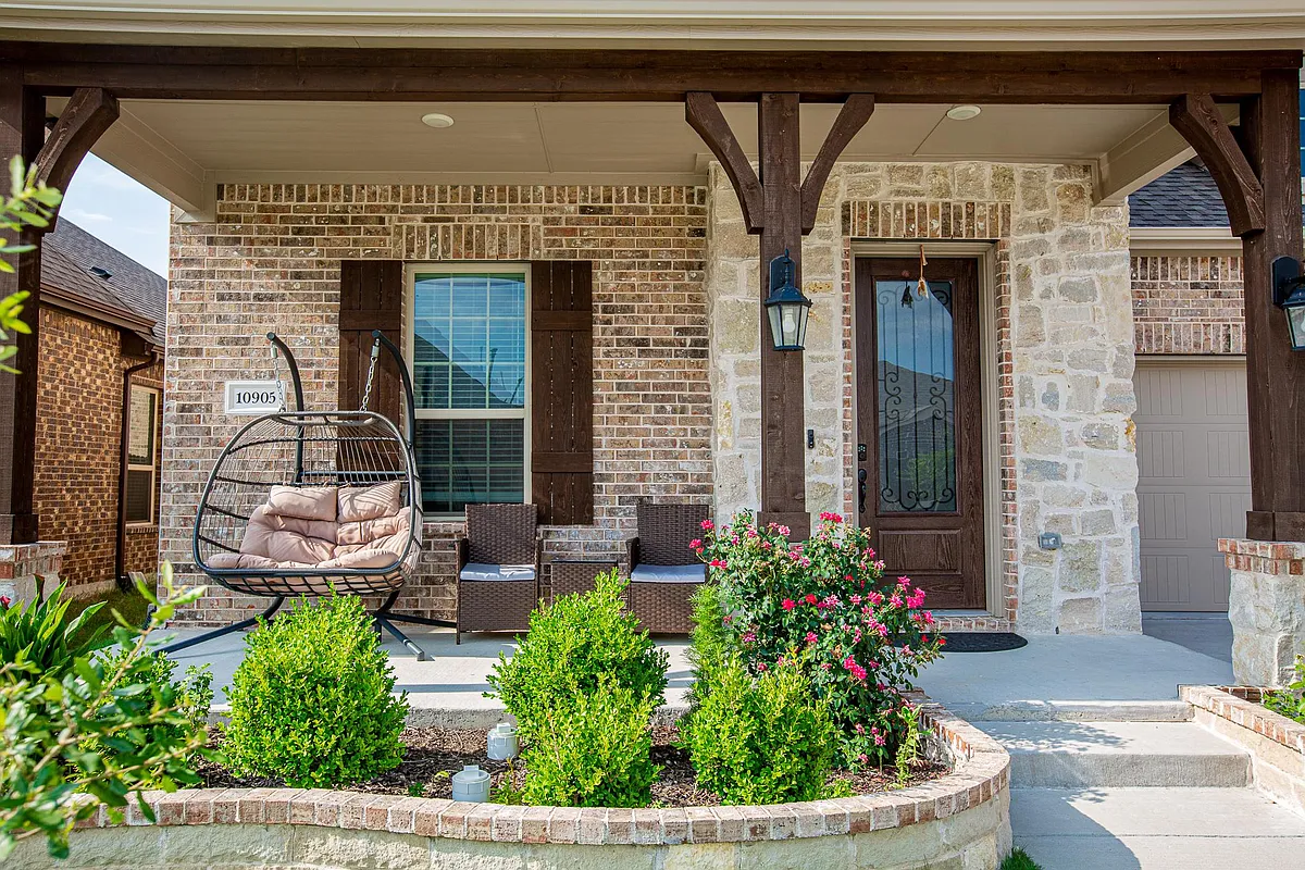 Building Photo - 10905 Big Spring Trl
