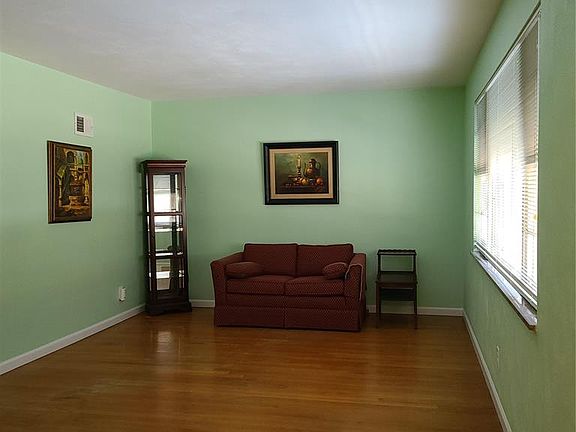 3rd image of 2138 Knox Ave