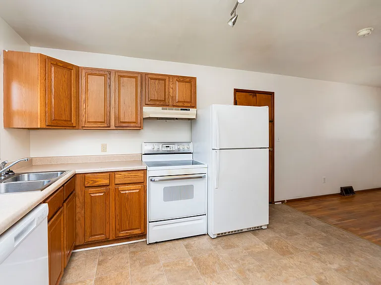 1331 Keesling Ave — Photo 9