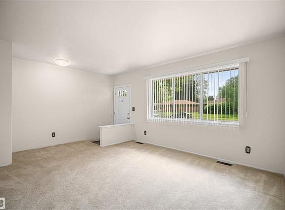 5th image of 44236 Donley Dr