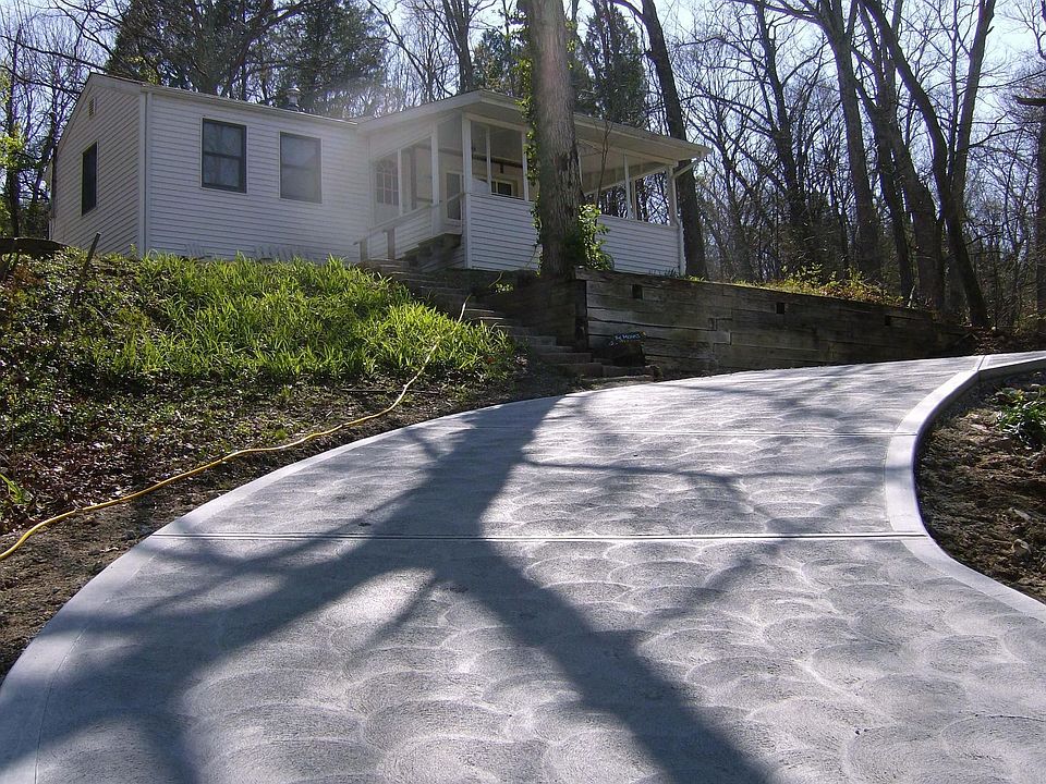 1st image of 172 S Lake Dr