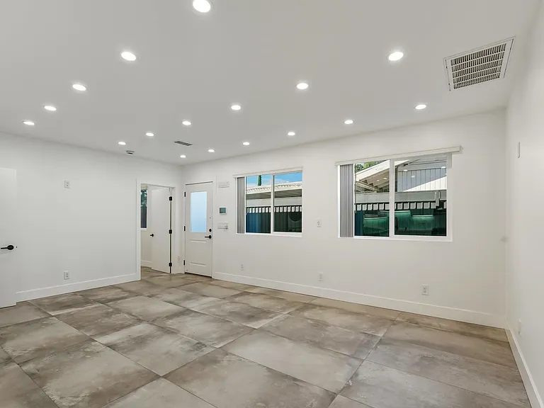 22257 Wyandotte St — Photo 3
