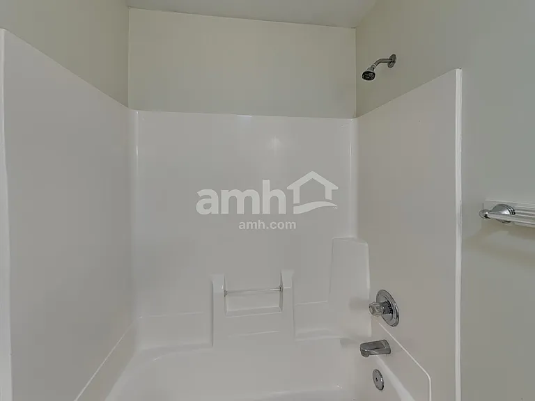559 Prince Dr — Photo 12