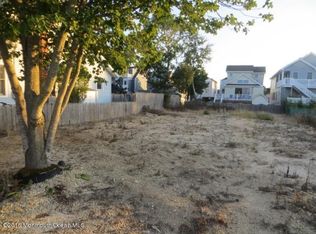 211 W 22nd St, Ship Bottom, NJ 08008