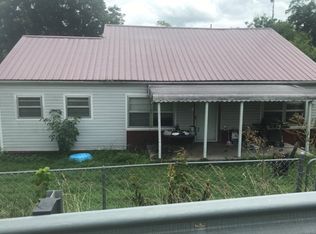 2121 Chestnut St, Sweetwater, TN 37874