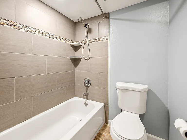 3309 Wyndham Cir #1183 — Photo 19