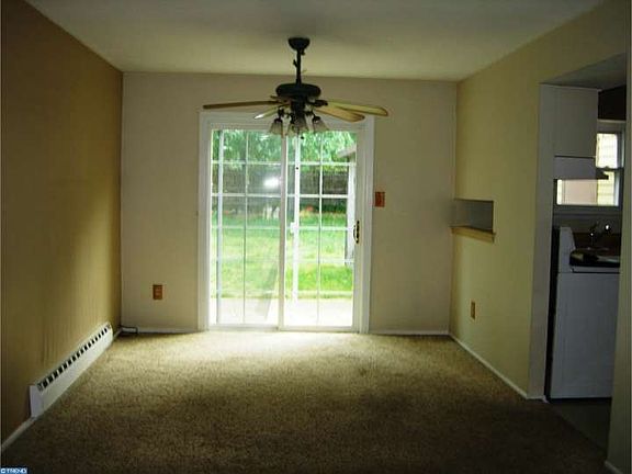 4th image of 549 W Loch Lomond Dr