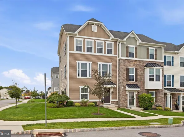 1310 Rodebuck Dr, Romansville, PA 19320