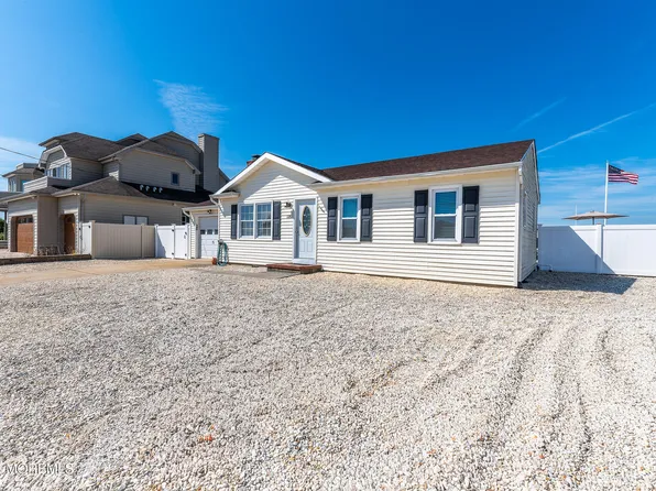 1201 Penguin Ct, Forked River, NJ 08731