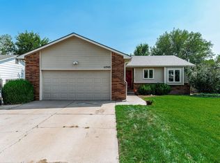 11703 W Kenny St, Wichita, KS 67212