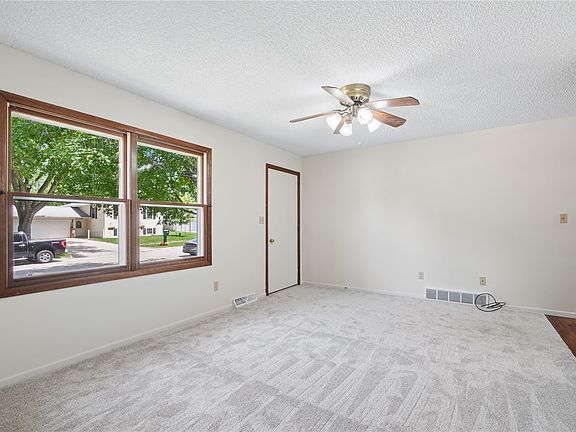 4th image of 65 Birch Ct