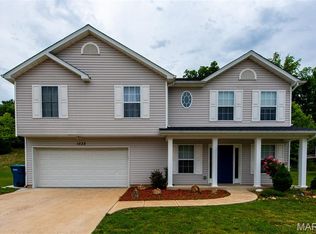 1532 Saint Charles Dr, Hillsboro, MO 63050