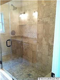 5th image of 402 Redmond Ave