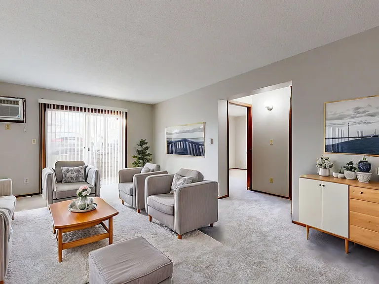 Riverside Apartment — Photo 19