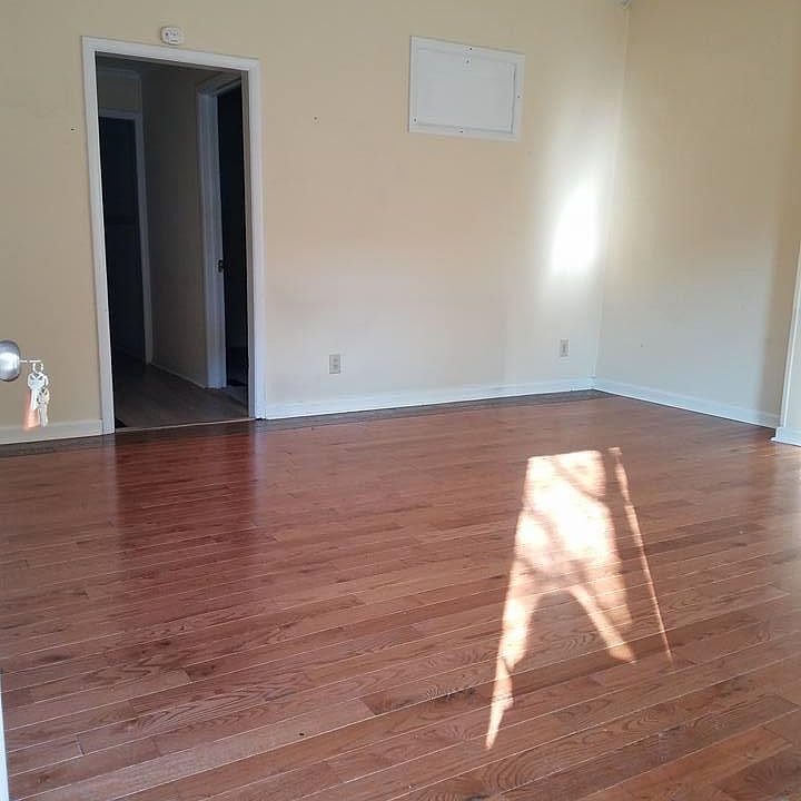 1st image of 49 Bath St APT 2
