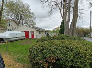 1153 Bamford Dr, Waterford, MI 48328