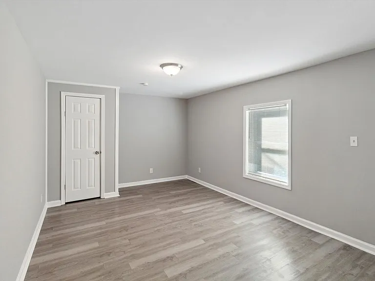 1227 East 38th Street — Photo 3