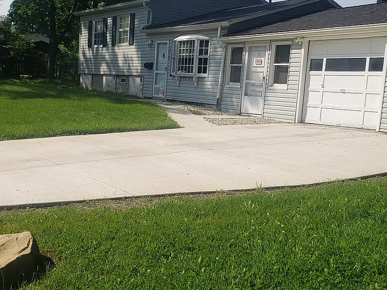 3676 Charring Cross Dr — Photo 3