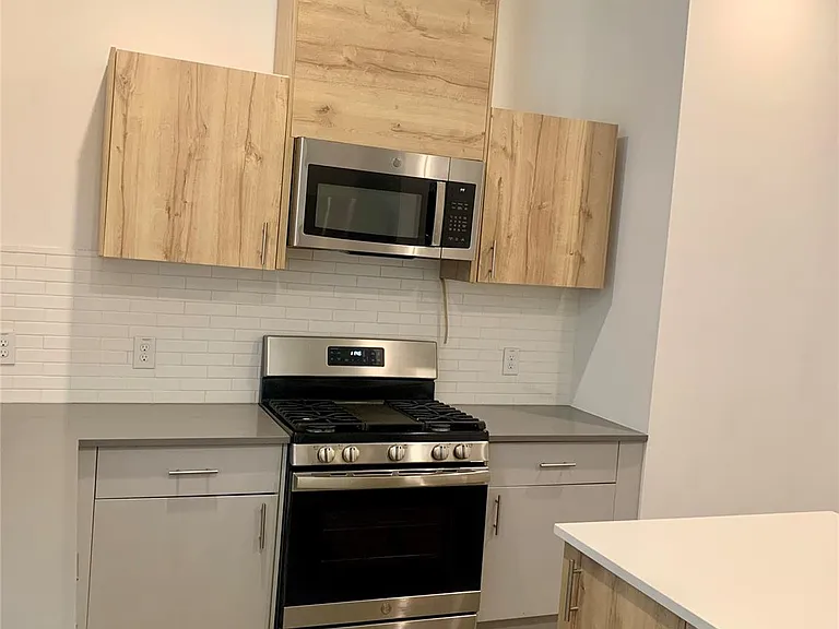 10209 Las Nubes Ave — Photo 4