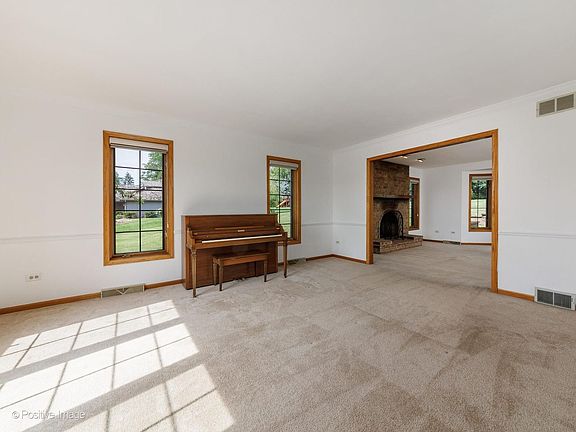 4th image of 23 Squire Rd