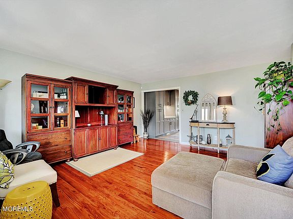 3rd image of 1239 Audubon Drive