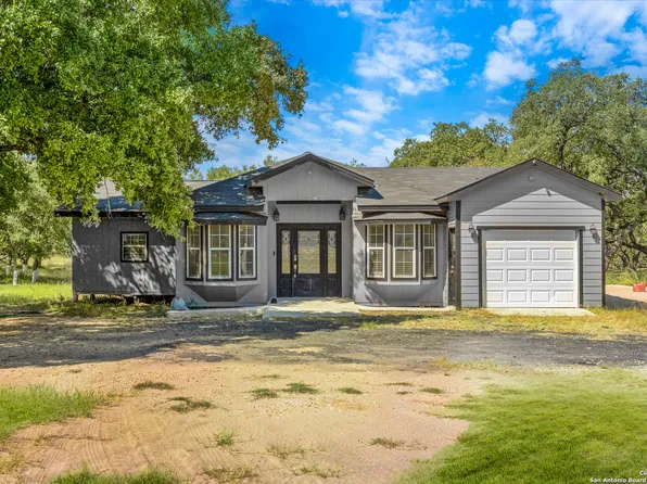 342 Hickory Rd, Poteet, TX 78065