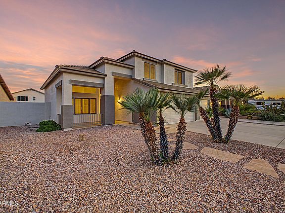 3rd image of 8237 W Quail Avenue