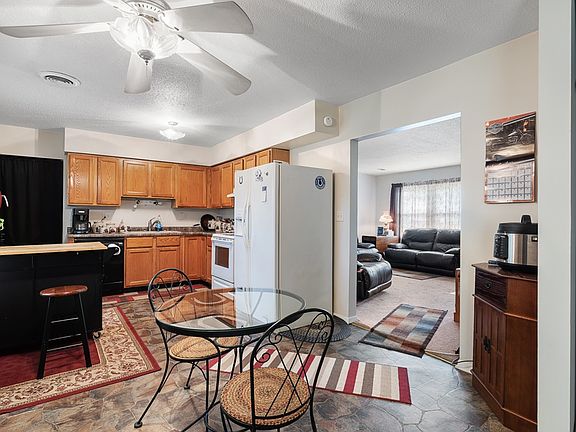 5th image of 2709 W Fairview Ln