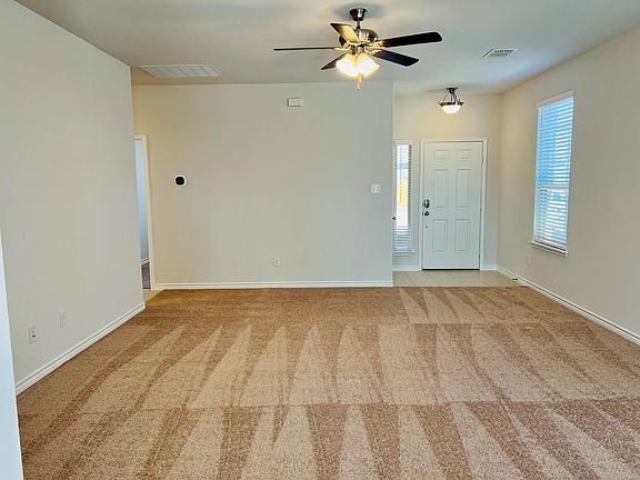 5th image of 812 Peaceful Brook Dr