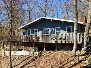 214 Mockingbird Ct, Bushkill, PA 18324
