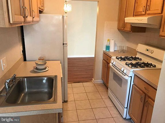 4th image of 5933 Quantrell Ave APT 303