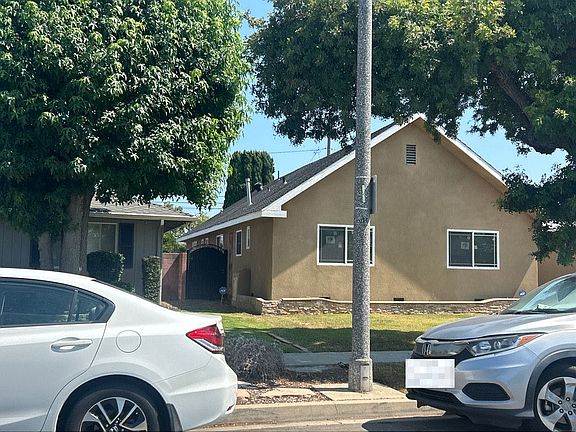 3rd image of 1106 E 46th St