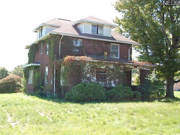 4th image of 7266 Portage St NW